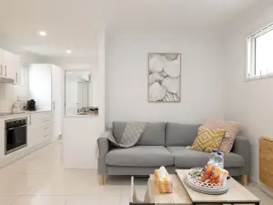 Smart Suites Self Check-in Apartments - 14 Freney