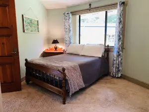 BEAUTIFUL UNIQUELY STYLED HOME WITHIN 5 MINS OF LAKE JAMES!