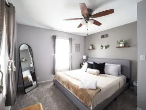 New, Relaxing, 3 mins to Missouri Valley College!