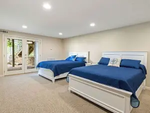 4-bedroom Waterfront Home on Lake Barkley at Eddy Creek Marina Resort.