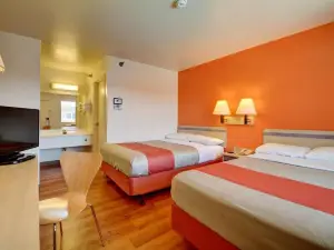 Motel 6 Windsor Locks, CT - Hartford