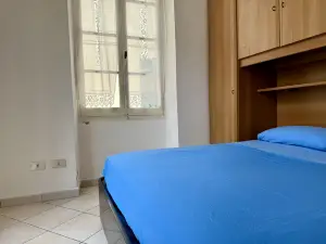 HOST4U - Dimora Antica in Centro a Porto Maurizio di Imperia - Casa Rina