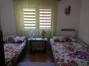 Prenoćište " Ruža"