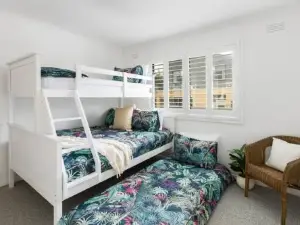 400m walk to Main Beach! Garage - BBQ - Patio