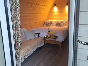 Beautiful and Cosy Pod Saintives