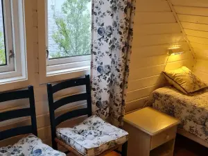 Øydvinstod Hyttegrend located by the untouched Osafjord.A lovely Romantic place.