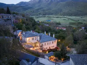 Apeiros Chora Hotel