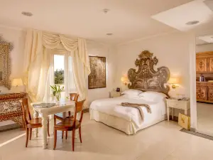 Arcom Palace
