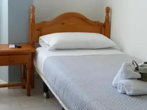 Hostal Candeleda