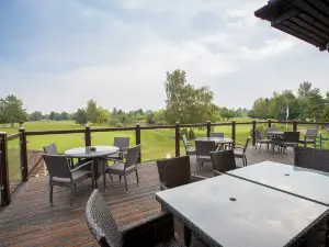 Lakeside Lodge Golf and Country Club