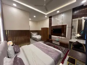 Hotel Highway Retreat