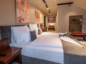 Barka Galéria Hotel és Étterem