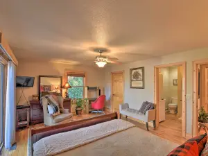 Spacious Lake Santeetlah Cottage w/ Lake Views!