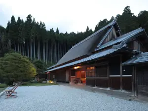 Uda Yaku-yu No Yado Yatakiya