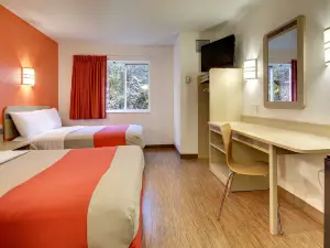 Motel 6 Springfield, IL