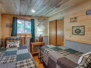 Pequot Lakes Cabin w/ Dock on Loon Lake!