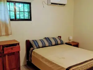 Comfortable Casita, walking distance to the Beach