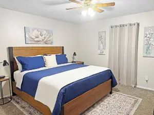 3-bdr house in beautiful Mustang with HighSpeed WiFi,   New furniture throughout