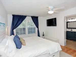 3403 Bannon
