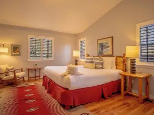 In the Heart of Hailey; Private Pet-friendly 3 Bedroom Home With Garage