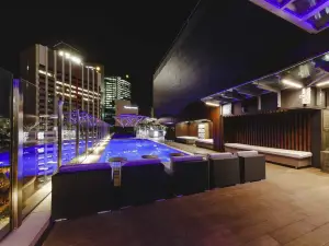 布里斯本喬治國王廣場美居酒店