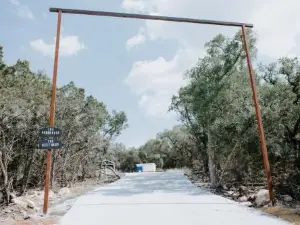 The Perch- Texas Tiny Haus with Amazing Views