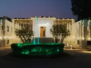 Eriline Resorts