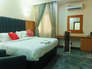 โรลาร์ซ รีสอร์ท แอนด์ โฮเทล
