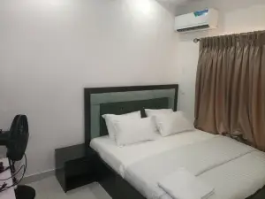 Tristar Hotel & Suites