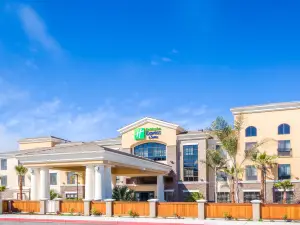 Holiday Inn Express & Suites EUREKA by IHG