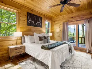 Eagle Nest Lodge Hot Tubs   Mountain Views