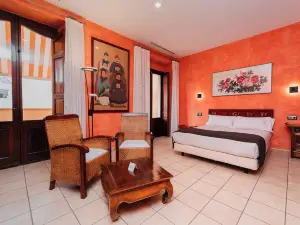 L'Agora Hotel