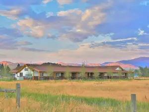McAllister Inn & Lodging