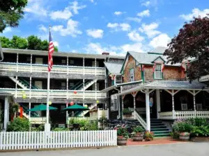 Pequot Hotel