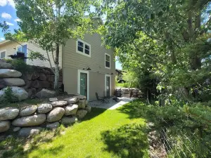 Centrally Located Guest House only 25 mins to ski resorts and hot Springs