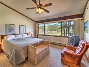 Quiet Unit w/ Golf Course & Mtn Views in Graeagle!