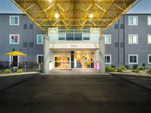 Studio Z, Ascend Hotel Collection