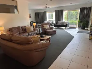 Austral Place 88 Via Merri River