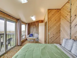 Sanderling Sea Cottages, Unit 3 w/ Private Balcony