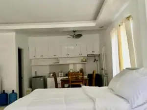 โมเดิร์น คอมฟอร์ท เรสซิเดนซ์ อิน ดิโปโลก