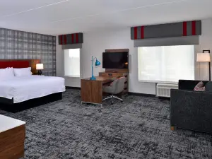 Hampton Inn & Suites Greensboro Downtown