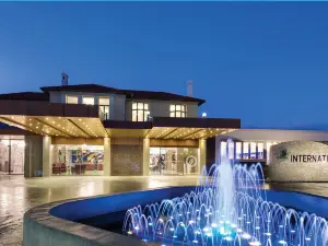 Swan River Hotel