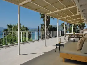 Evia Bay Suites & Retreats