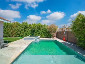 @marbella Lane - 4BR Lavish Castle Retreat