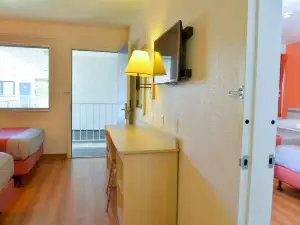Motel 6 – Santa Nella, on I-5