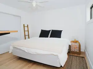 Walk to the Beach! Boho-Inspired 2BR Jupiter Loft w Private Outdoor Space