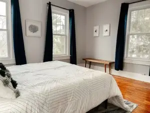 Relaxing 5 bd home with 1 bd Apartment on 2.5 acres near MD beaches
