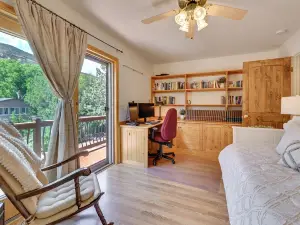 Log Cabin in Payson w/ Deck, Mtn & Creek Views