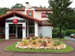 宜必思比亞里茨安格雷機場飯店