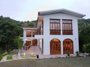 Casa Colonial Maria Elena